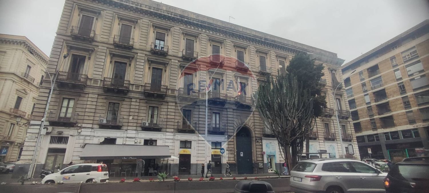 3 bedrooms Apartment in Catania, Italy No. 369920