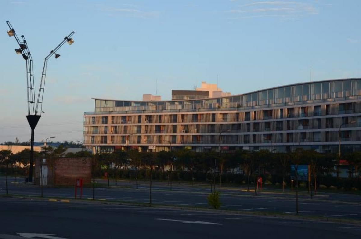 61m² Office in Tigre, Argentina No. 29709