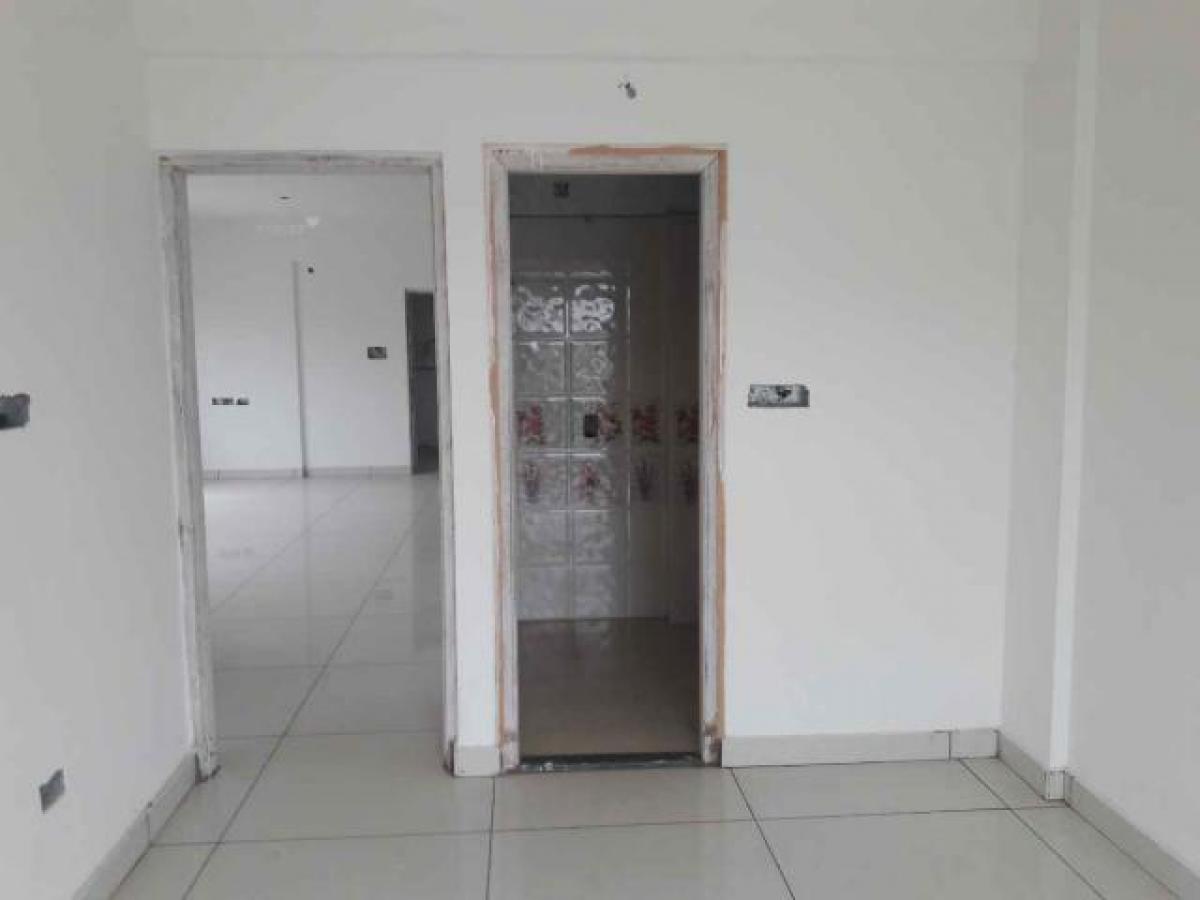 2 bedrooms House in Kolkata, India No. 44105