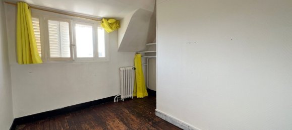 Casa de 4 dormitorios en Saint-Amand-Montrond, France No. 51265 9