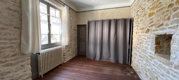 Casa de 4 dormitorios en Saint-Amand-Montrond, France No. 51265 5