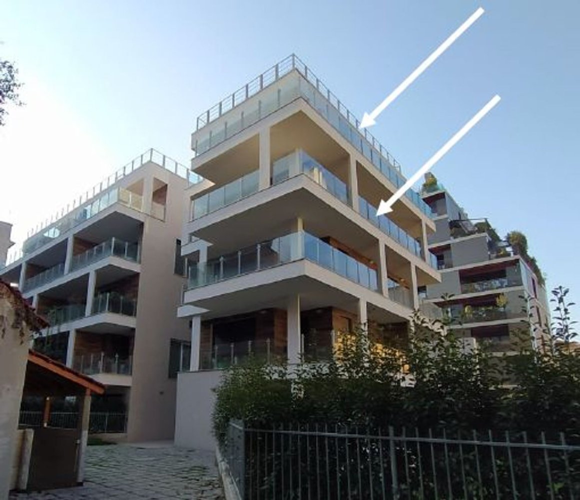 5 rooms Duplex in Milan, Italy No. 241069