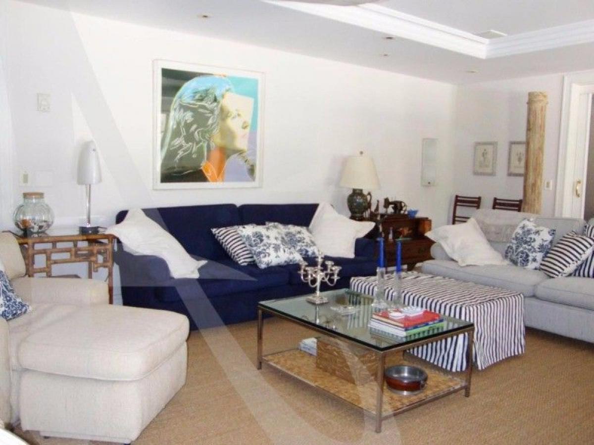 4 bedrooms House in Sao Paulo, Brazil No. 497197