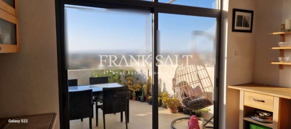 2 bedrooms Penthouse in Zurrieq, Malta No. 8200 6