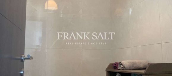 2 bedrooms Penthouse in Zurrieq, Malta No. 8200 18