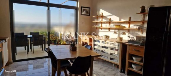 2 bedrooms Penthouse in Zurrieq, Malta No. 8200 4