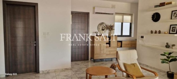 2 bedrooms Penthouse in Zurrieq, Malta No. 8200 8