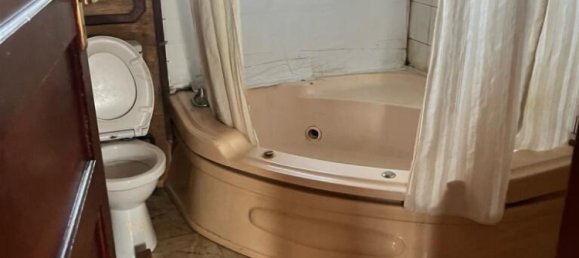 4 bedrooms House in Harrow, United Kingdom No. 6319 2