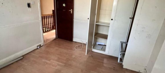 4 bedrooms House in Harrow, United Kingdom No. 6319 5