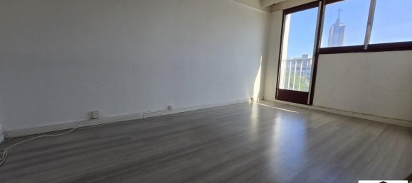 3 bedrooms Apartment in Paris, France No. 175208 10