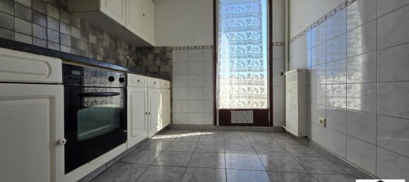 3 bedrooms Apartment in Paris, France No. 175208 5