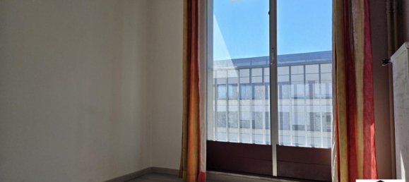 3 bedrooms Apartment in Paris, France No. 175208 13