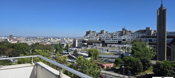 3 bedrooms Apartment in Paris, France No. 175208 3