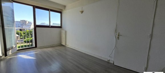 3 bedrooms Apartment in Paris, France No. 175208 11