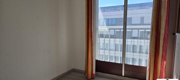 3 bedrooms Apartment in Paris, France No. 175208 7