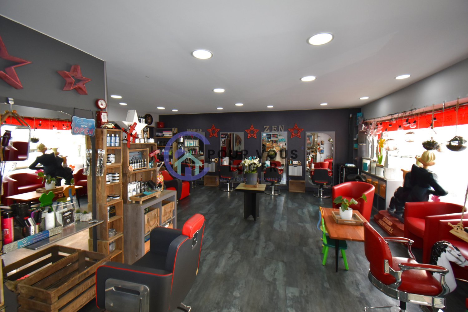 Propriété commerciale à Lesquin, France 60m² No. 262107