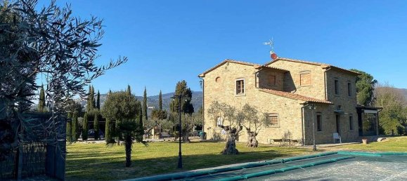 Casa de 3 dormitorios en Cortona, Italy No. 566 3