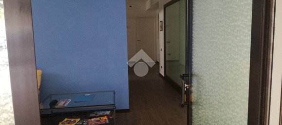 Garage à Potenza, Italy 85m² No. 139528 3