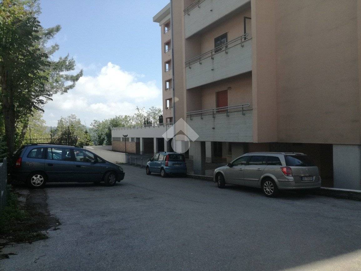 Garage à Potenza, Italy 85m² No. 139528