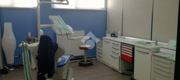 Garage à Potenza, Italy 85m² No. 139528 8