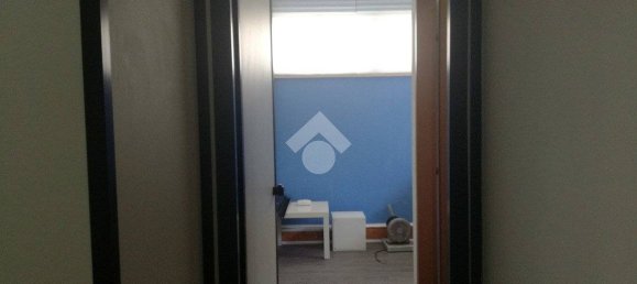 Garage à Potenza, Italy 85m² No. 139528 9