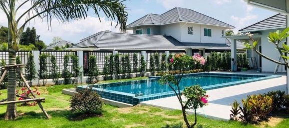 4 bedrooms Cafe / restaurant in Pattaya, Thailand No. 1032 3