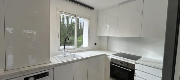 2 chambres Appartement à Marbella, Spain No. 190844 5