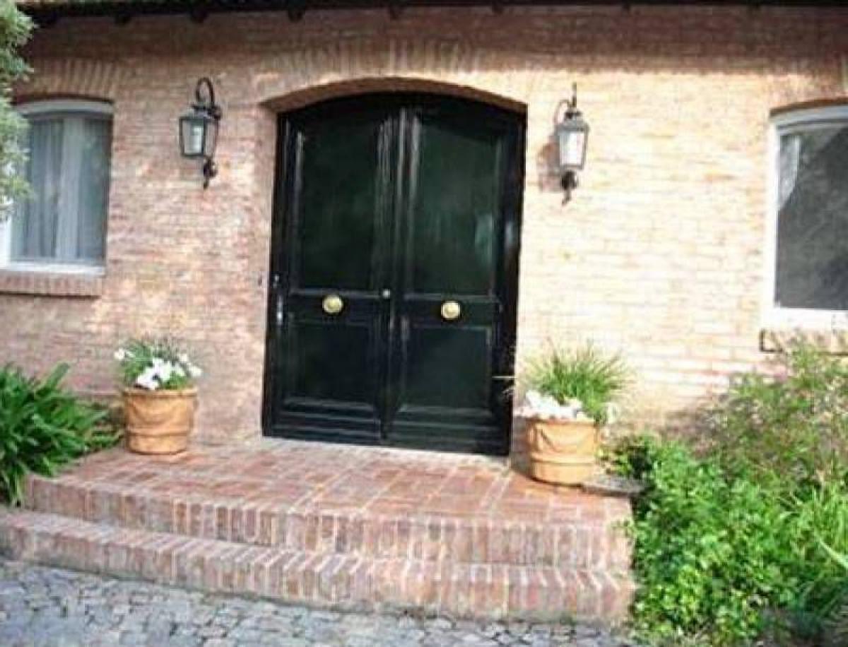 3 bedrooms House in Pilar, Argentina No. 51496