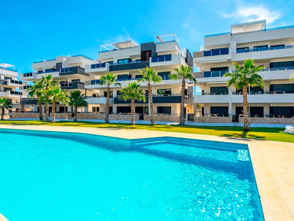 Apartamento de 2 dormitorios en Alicante, Spain No. 177317