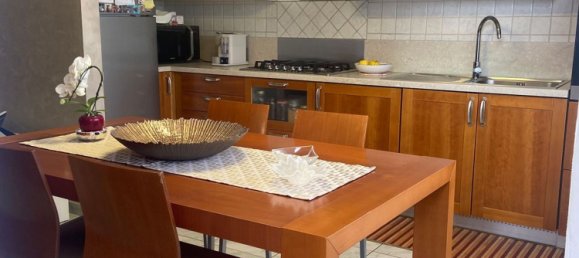 3 bedrooms Apartment in Bresso, Italy No. 365001 2