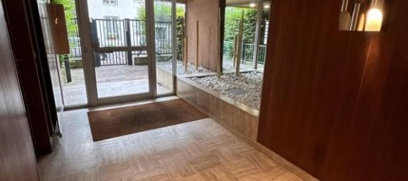 2 bedrooms Apartment in Montreuil, France No. 150878 11