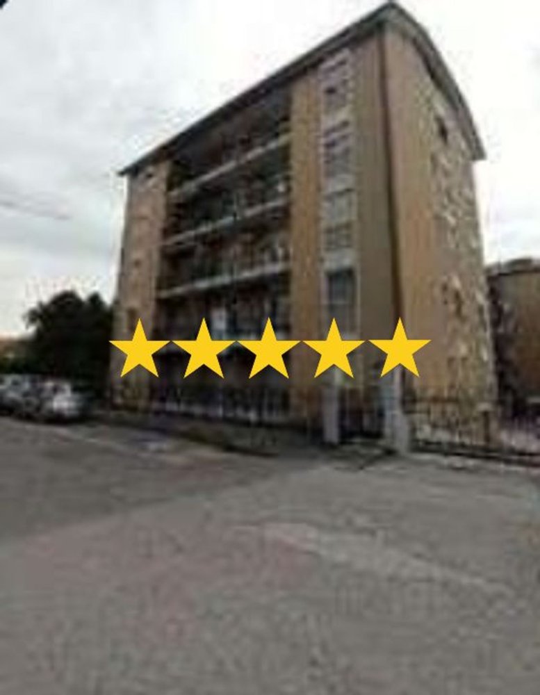 Apartamento de 6 habitaciónes en Monza, Italy No. 3609