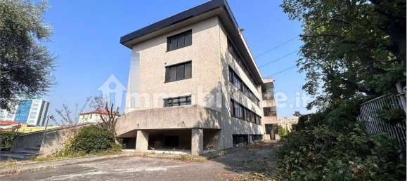 5-salle Entrepôt à Cinisello Balsamo, Italy No. 175984 4