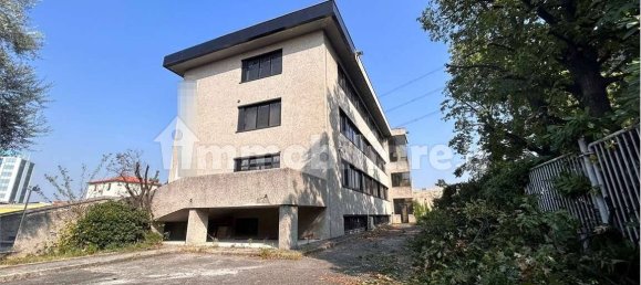 5-salle Entrepôt à Cinisello Balsamo, Italy No. 175984 3