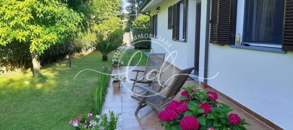 Villa de 2 dormitorios en Pietrasanta, Italy No. 325539 2