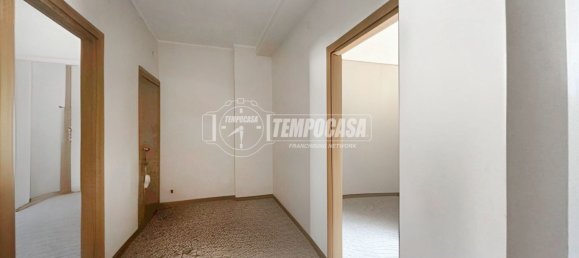 2 bedrooms Apartment in Milan, Italy No. 347088 12