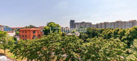 2 bedrooms Apartment in Milan, Italy No. 347088 8