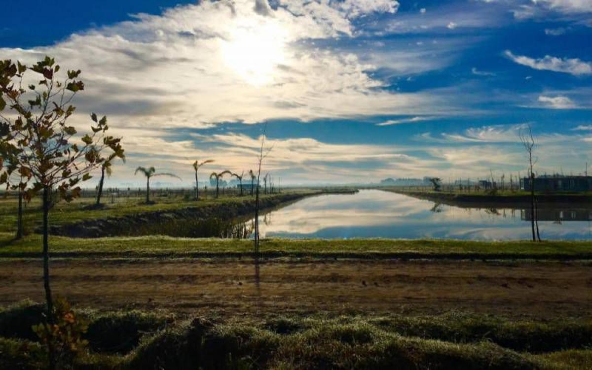  Land in Campo Creado, Argentina No. 110747