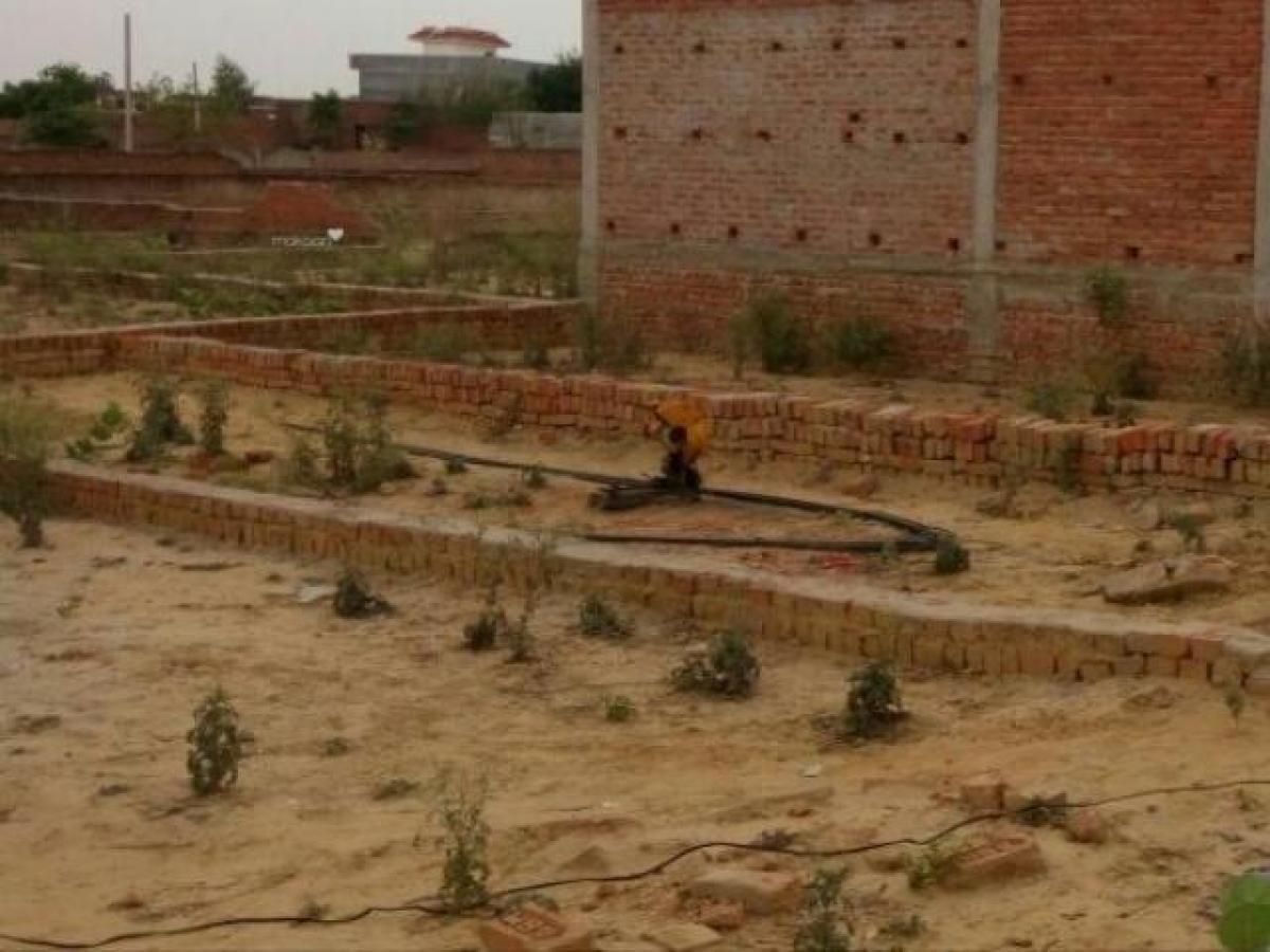  Land in Lucknow, India No. 33875