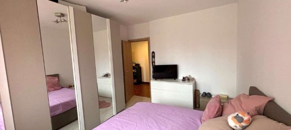 3 bedrooms Apartment in Milan, Italy No. 360146 9