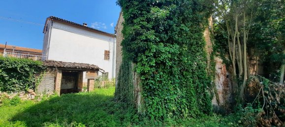 4 rooms Villa in Macerata, Italy No. 156707 2