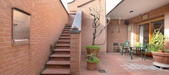 7 rooms Villa in San Donato Milanese, Italy No. 24369 2
