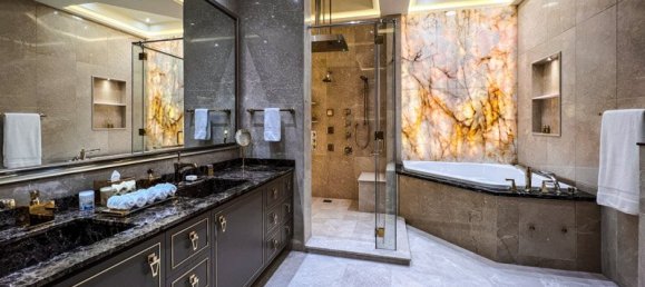 7 bedrooms Villa in Emirates Hills, UAE No. 3643 8