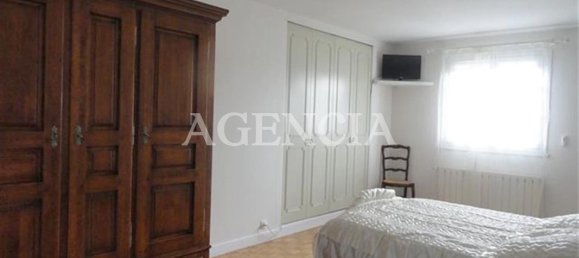 5 bedrooms House in Roissy-en-Brie, France No. 176724 7