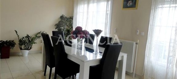 5 bedrooms House in Roissy-en-Brie, France No. 176724 5