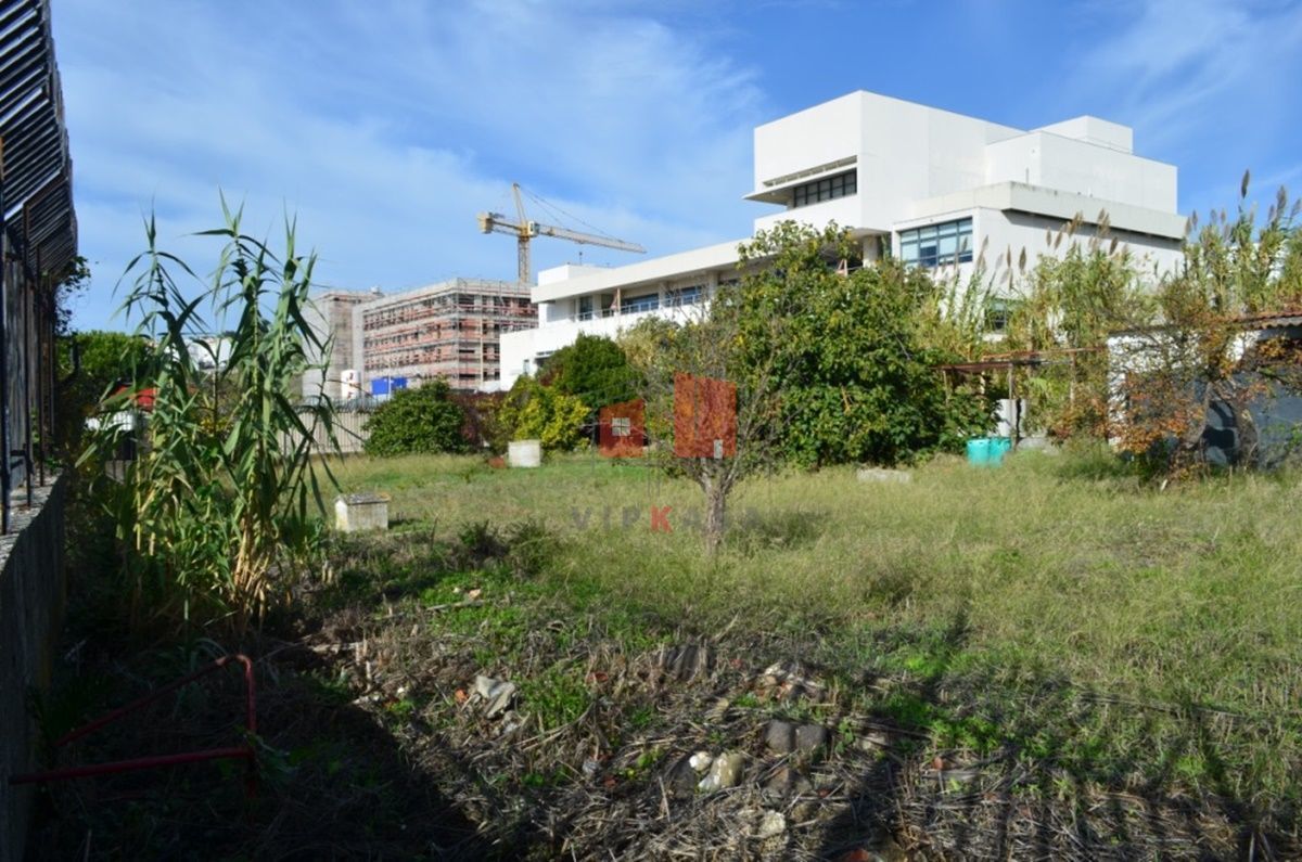 2000m² Land in Lisbon, Portugal No. 92504