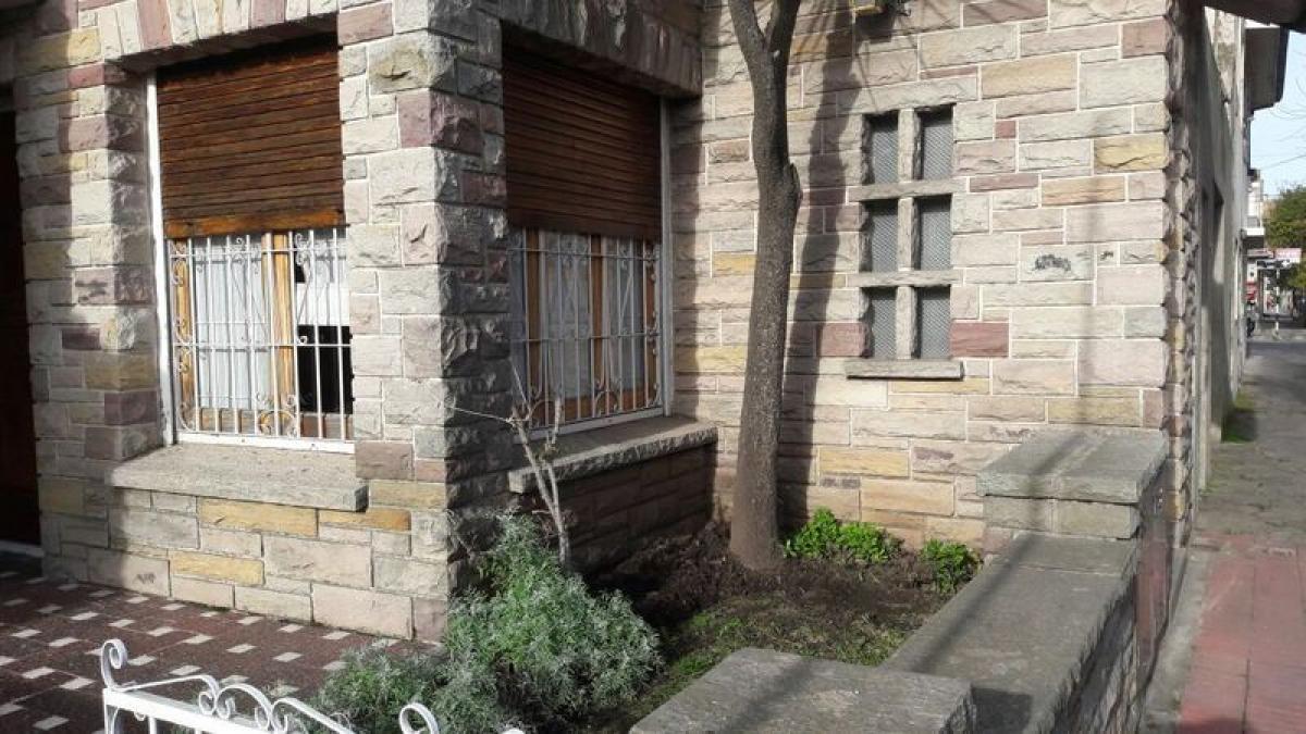 3 bedrooms House in Mar del Plata, Argentina No. 89654