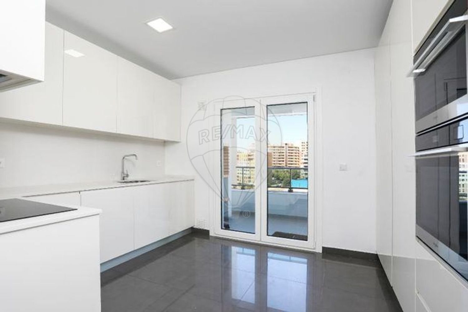 Квартира с 3 спальнями в Одивелаш, Португалия № 71805