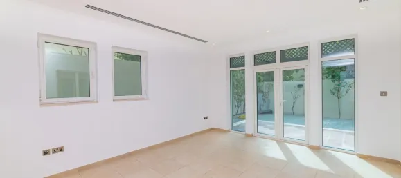 3 Schlafzimmer Villa in Jumeirah Park, UAE, Nr. 106154 9