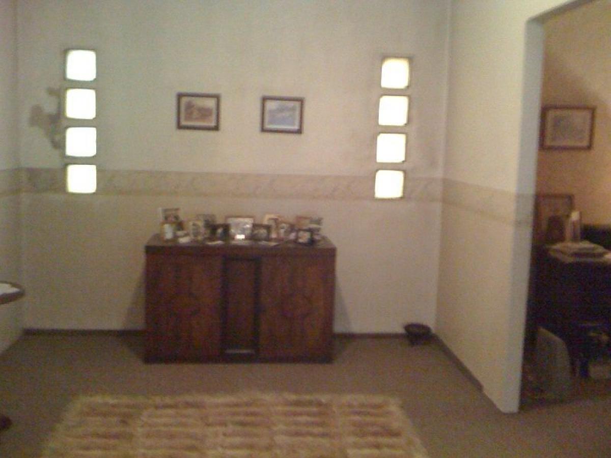 4 bedrooms House in Almirante Brown, Argentina No. 88732